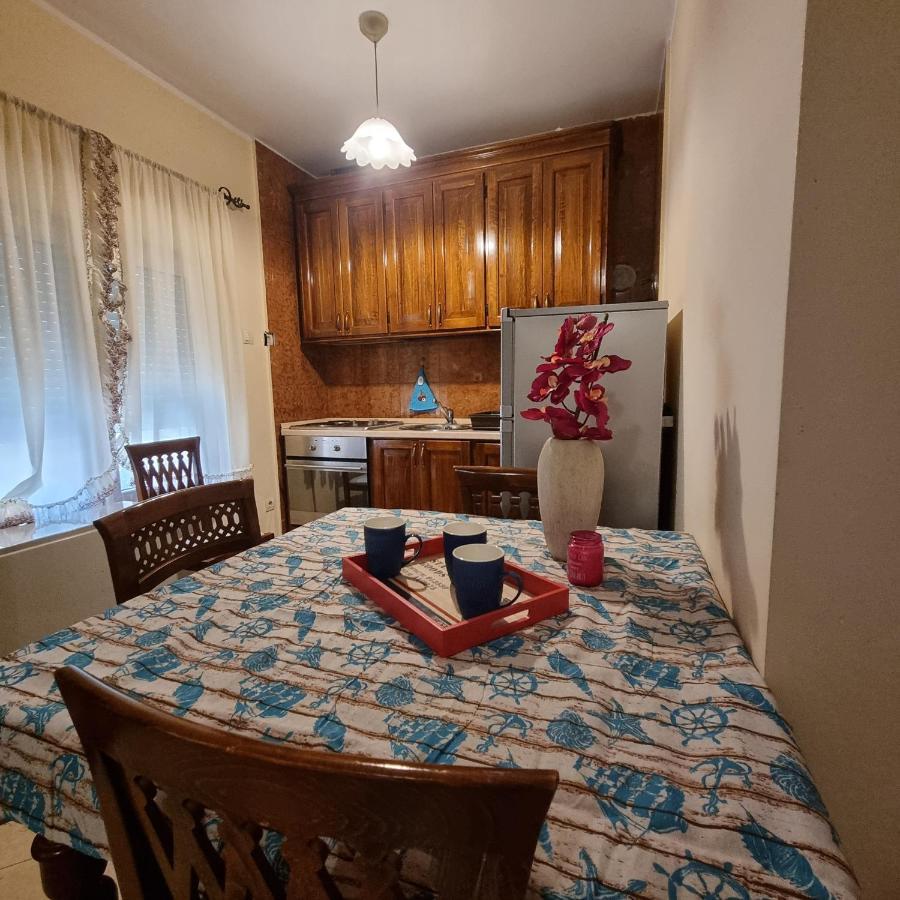 Apartment On The Shore Of The Bay Of Kotor With Free Wi-Fi Екстериор снимка