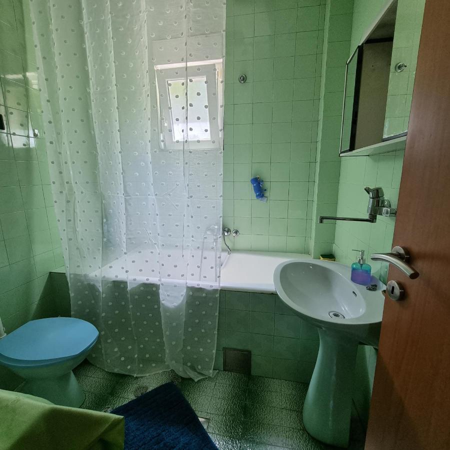 Apartment On The Shore Of The Bay Of Kotor With Free Wi-Fi Екстериор снимка
