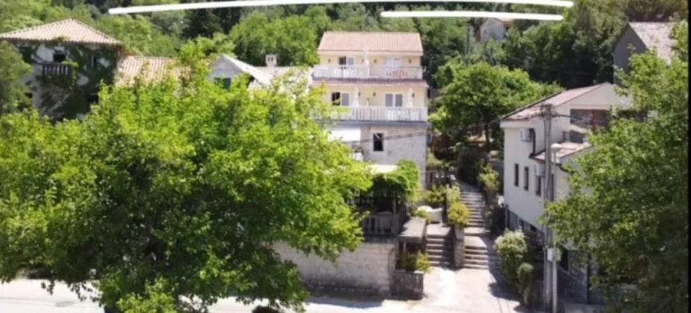 Apartment On The Shore Of The Bay Of Kotor With Free Wi-Fi Екстериор снимка